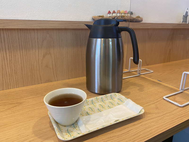 夏でも温かいお茶の提供をしているそうです。冷え性なかき氷好きにはうれしい