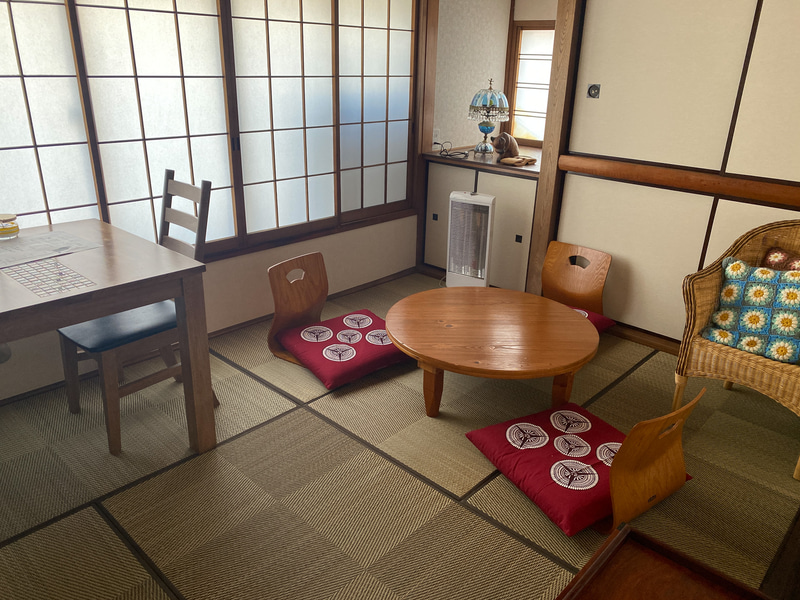 なんと3階には個室が！　コタツまであって、お子様連れでもくつろげます