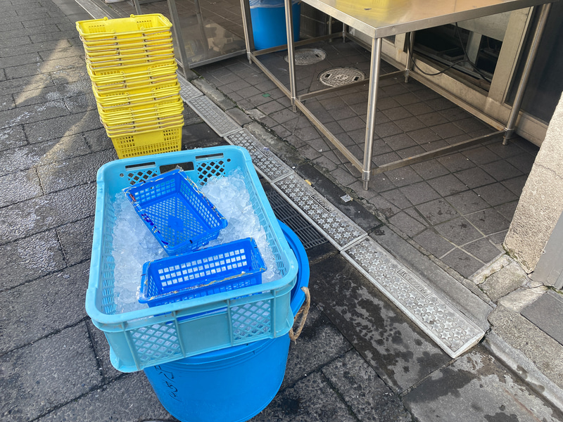 氷を袋に入れて保冷剤にするスタイル