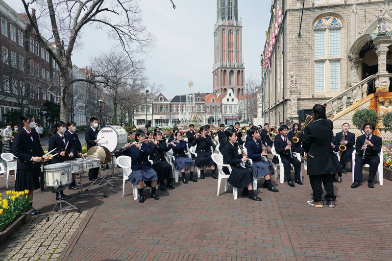 長崎県立佐世保東翔高等学校と九州文化学園高等学校の吹奏楽部が演奏