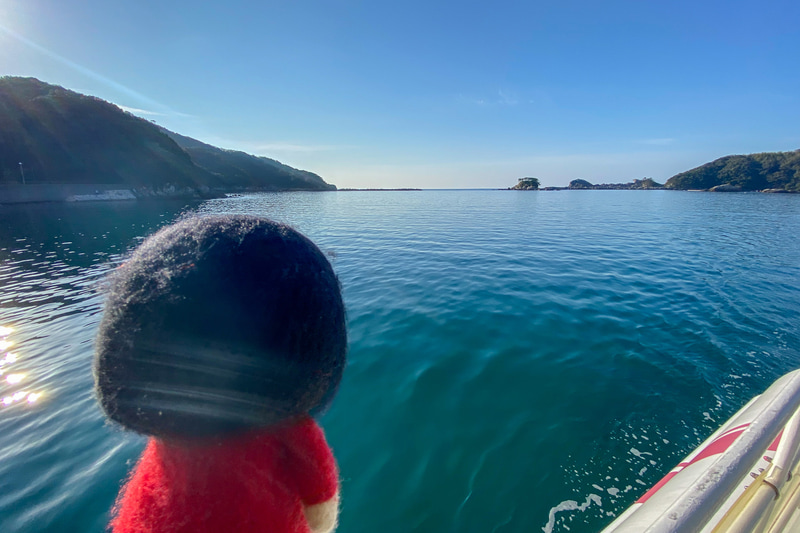 まずは船上から景色を堪能。朝の澄んだ空気は気持ちがいいですわ～