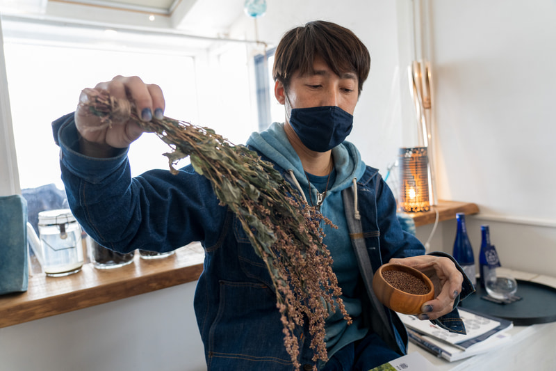 in Between Blues代表の永原レキさんは地元海陽町生まれ。藍に関してのお話を聞きました