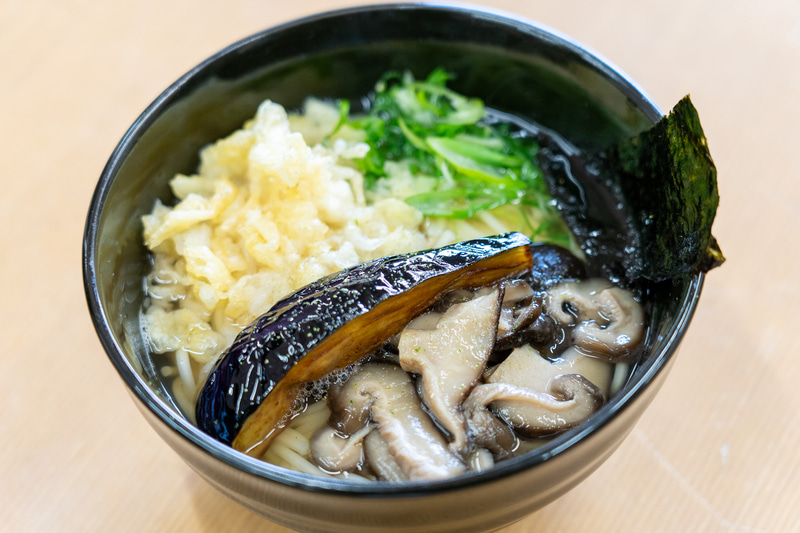 特産品の「半田そうめん」を使ったアレンジ麺メニューも。東京の半田そうめん専門店「阿波や壱兆」が監修しています