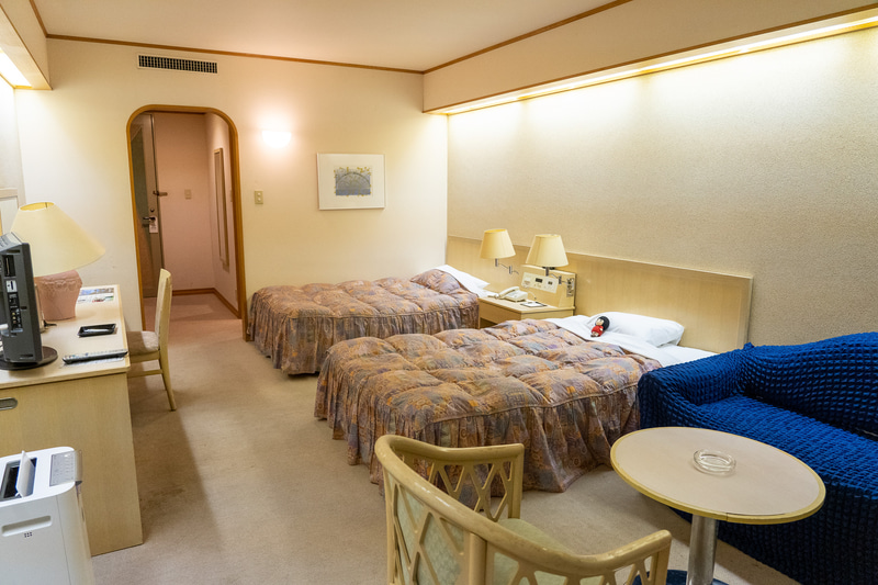 入り口すぐ横にバス・トイレ付き