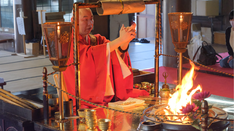 善光寺 大歓進でアウトドアでの安全を護摩祈願