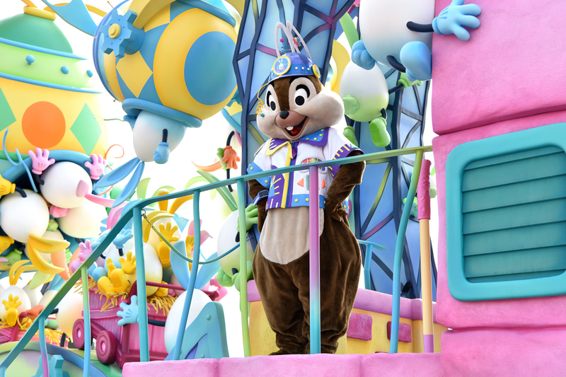 チップはキリッとポーズ！　周囲ではものすごい数のうさたまが誕生している