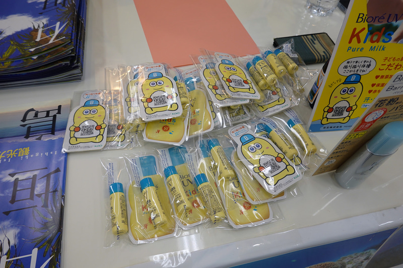 石垣島ダイビングリゾートのブースでは肌に優しい日焼け止めのサンプルを配布