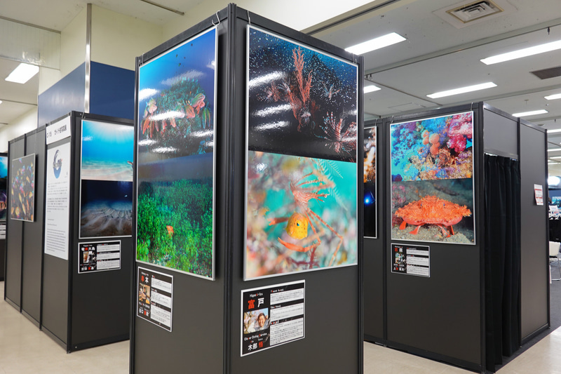 会場の一角でガイド会による写真展を開催