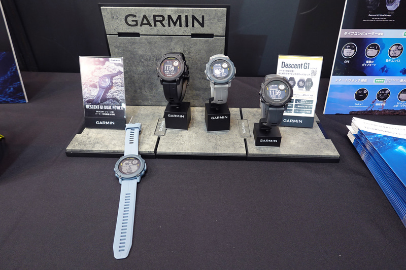 右の2つが「Descent G1」で左2つがソーラーモデルの「Descent G1 Dual Power」