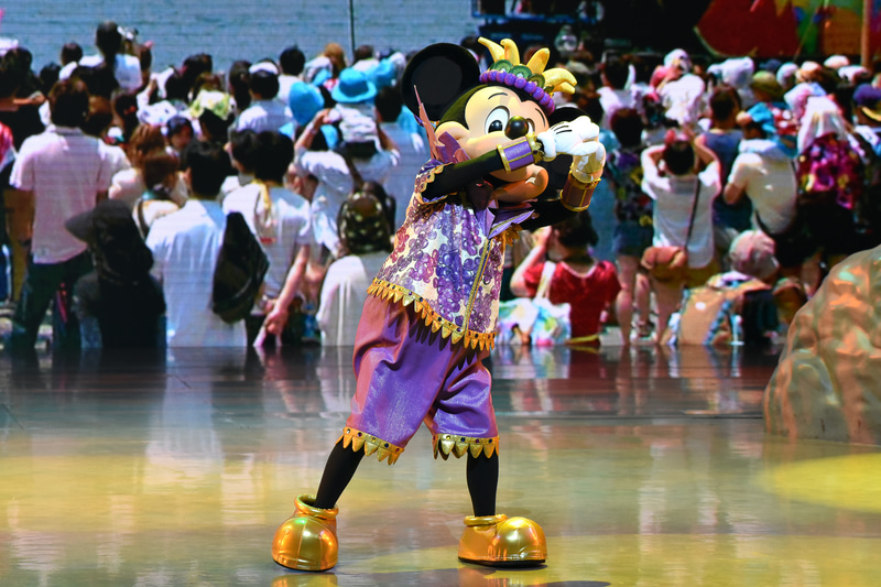 「バ・バ・バナナ！」とミッキーマウスが率先してレクチャーしてくれた