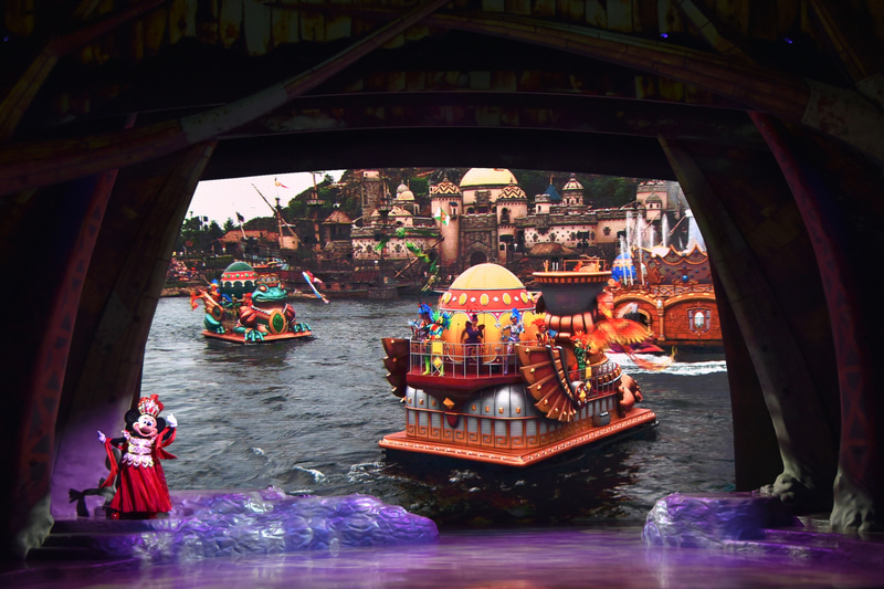 デイタイムのハーバーショー「レジェンド・オブ・ミシカ」をフィーチャー