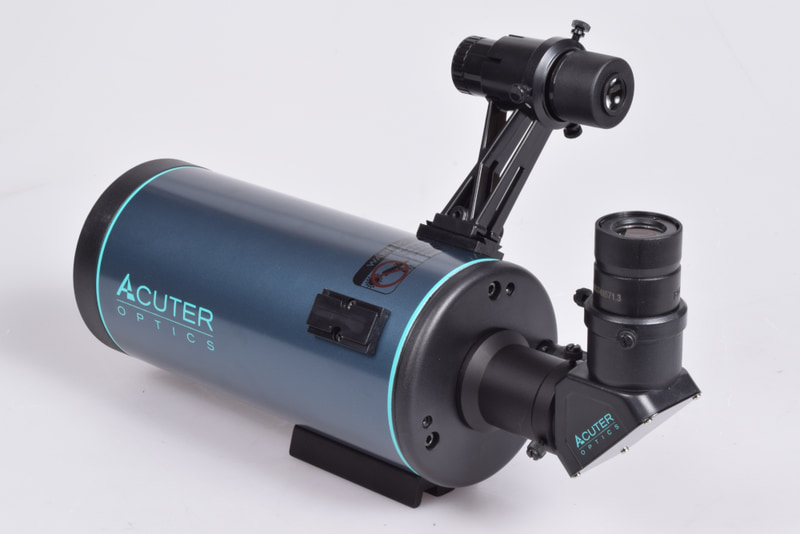 鏡筒には44mm幅アリガタプレートを装備