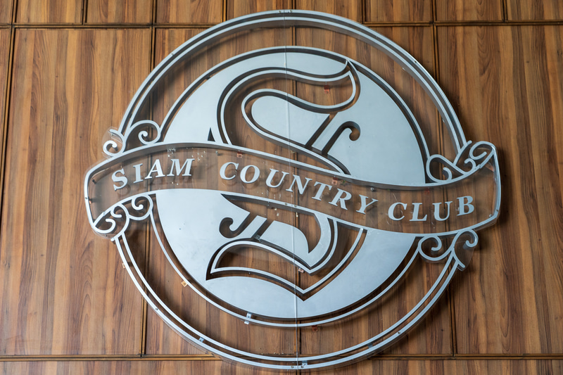 エントランスからして名門コースらしい雰囲気が