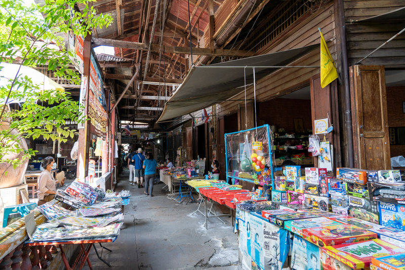 子供のころに遊んだ場所のような懐かしい感覚を覚えた市場でした