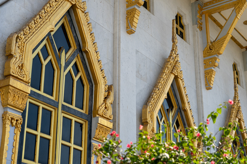 どこかモダンで宮殿のような装飾