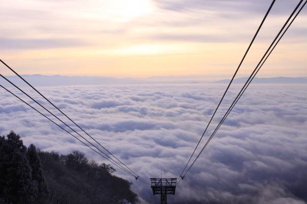 びわ湖バレイで発生する雲海