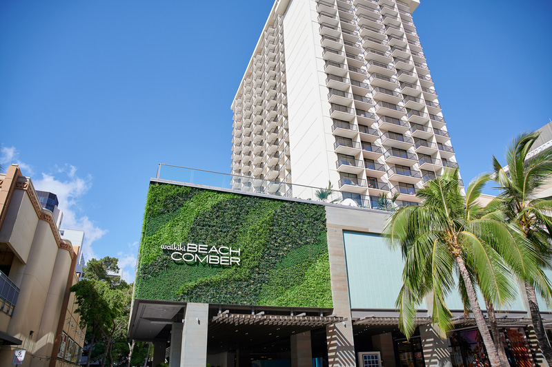 どこに行くのにも便利な場所にある「ワイキキ・ビーチコマー by アウトリガー」。大改装を経てライフスタイルホテルとして生まれ変わりました