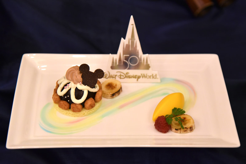デザートもウォルト・ディズニーが大好きだったチョコレートケーキをイメージした1品