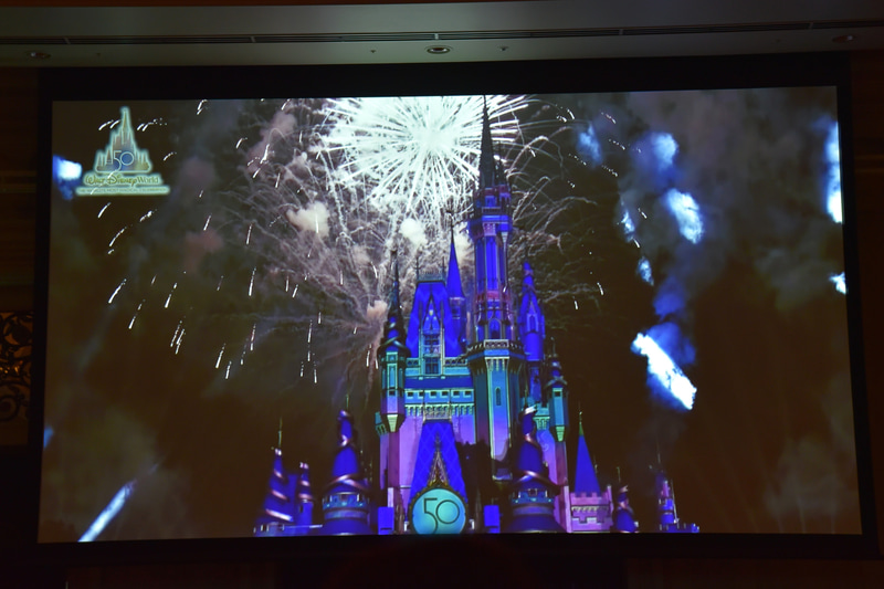 「マジックキングダム・パーク」のナイトタイムショー「ディズニーエンチャントメント」