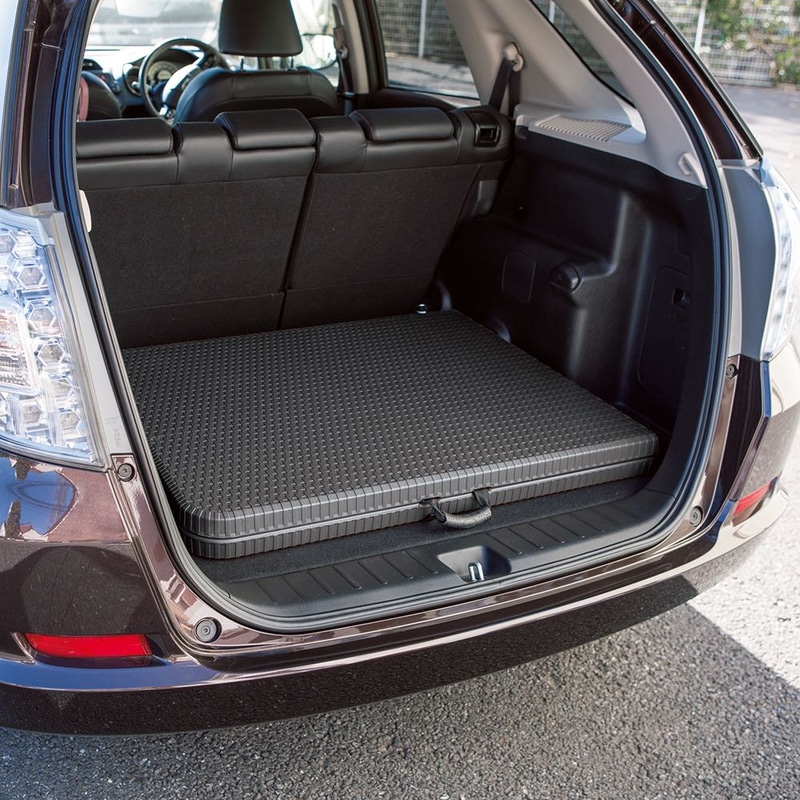 小さな車のトランクにも容易に積み込める