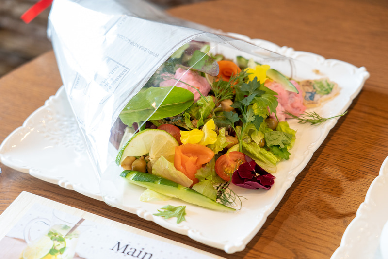 マクレガーおじさんの採れたて野菜のブーケサラダ（1500円）