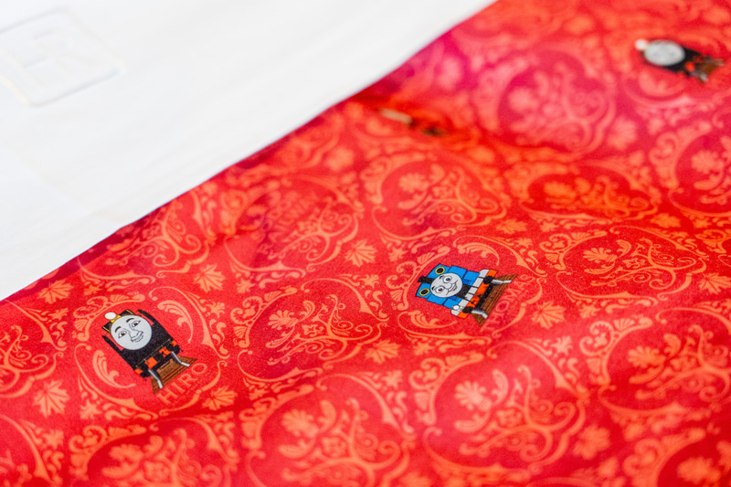 よく見るとベッドカバーもトーマス