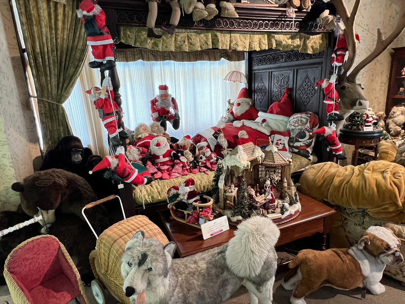 津川雅彦さんご自身で集めたサンタクロースコレクション