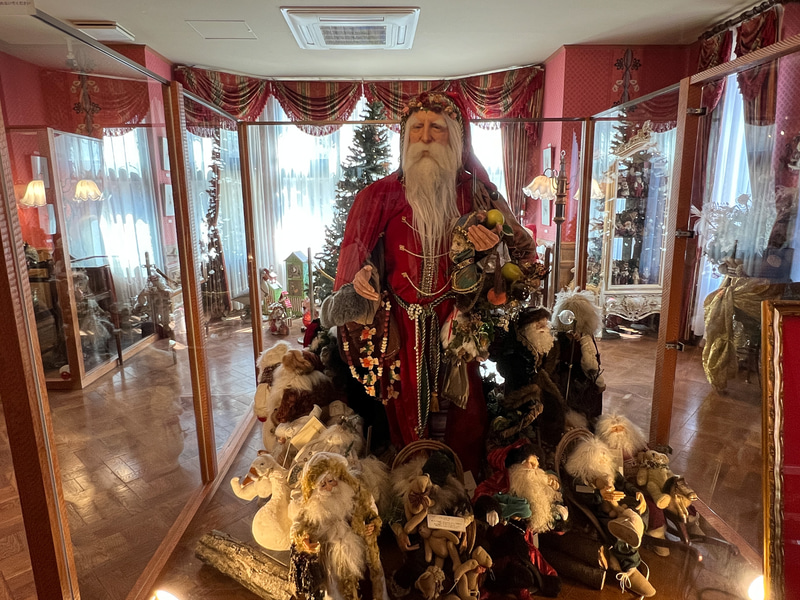 津川雅彦さんご自身で集めたサンタクロースコレクション