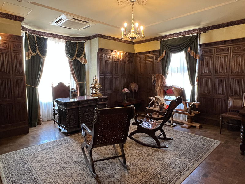 この城を建てたウィリアム卿の当時の書斎をイメージした「ウィリアムの小部屋」