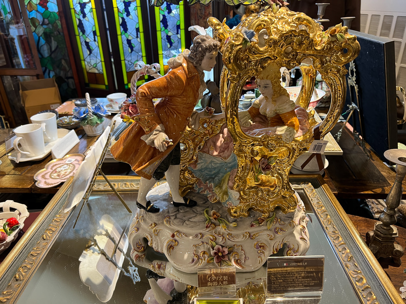 ヨーロッパ雑貨、アンティークを扱うギャラリーショップ