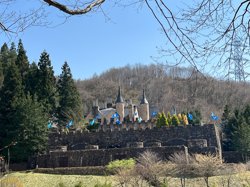 ウィリアムズガーデンから見るロックハート城