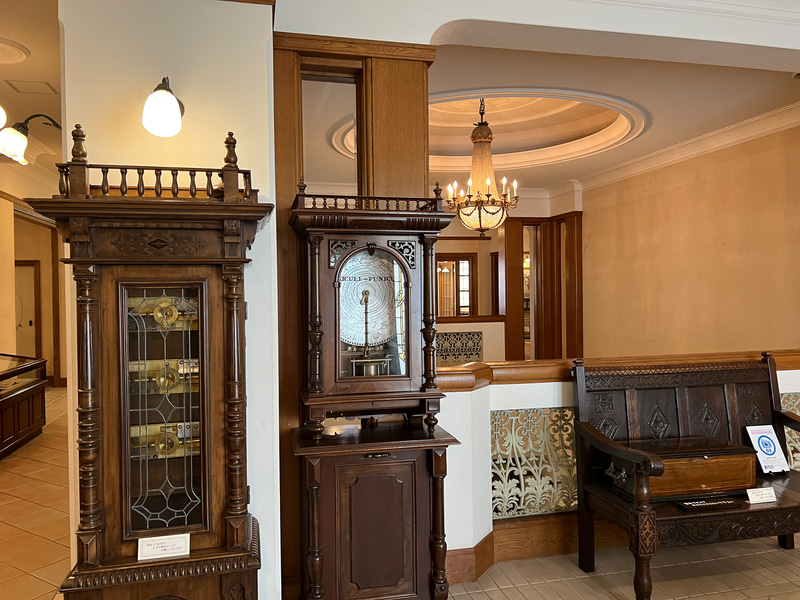 黒船館2階、こちらにも大正期のアンティークオルゴール