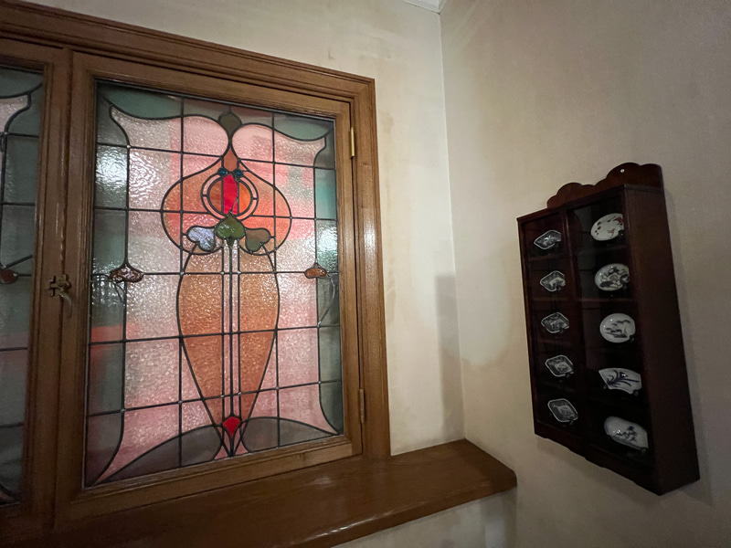 本物の威厳が夢二の作品に引けを取らず、お互いを引き立てています