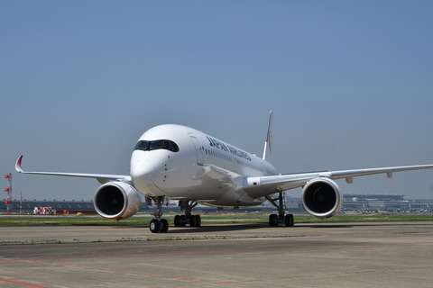 JALのA350、16号機が羽田に到着。次の受領は国際線向けA350-1000型機