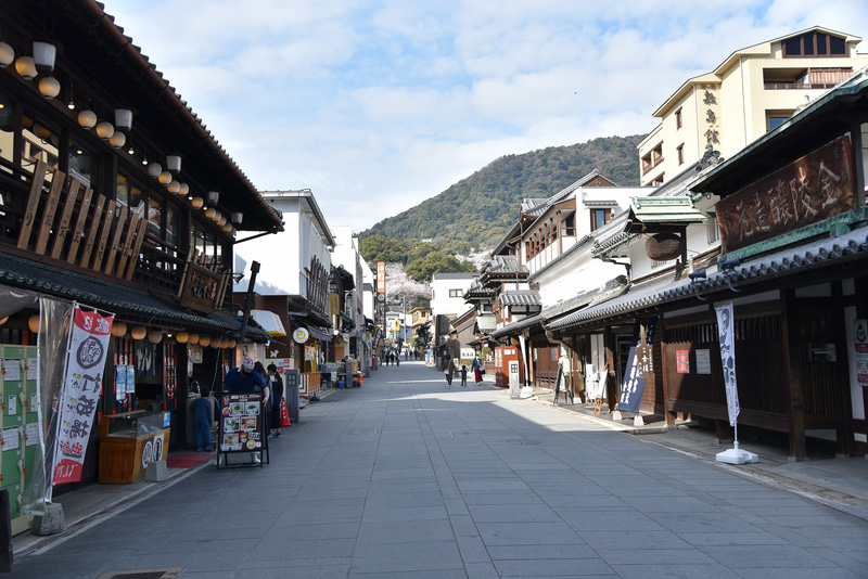 「金刀比羅宮」へと続く“こんぴら表参道”も朝はゆったりめ