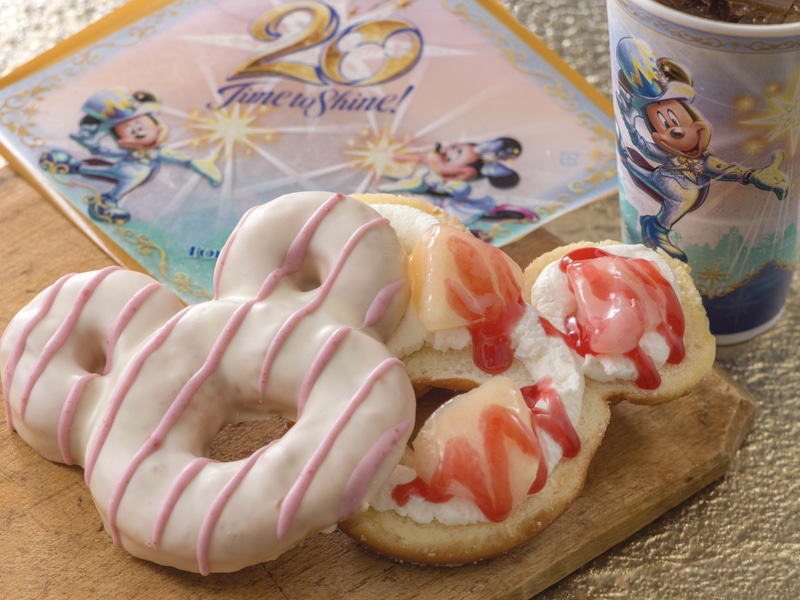 ミッキーマウスの形のドーナツの中身をピーチにリニュアール