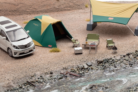 実際に設営して3Dスキャン。コールマンの人気テントやギアが1/43