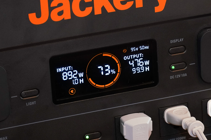 充電をしながら出力することもできる