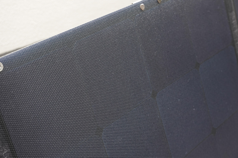 パネルは単結晶シリコンセル