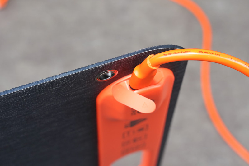 パネル側の接続ポート