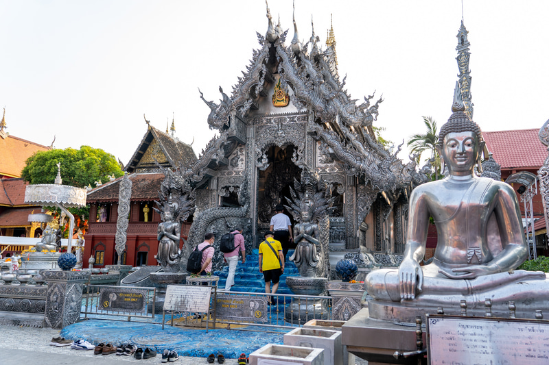 ということで、男性陣のみ本堂へ