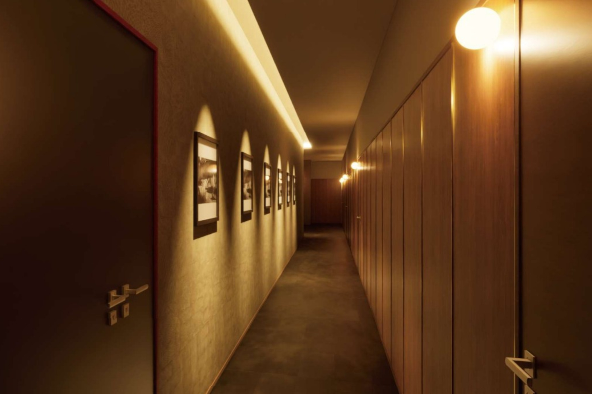 各客室には高速Wi-Fiやコンシェルジュ機能付きタブレットが完備されている