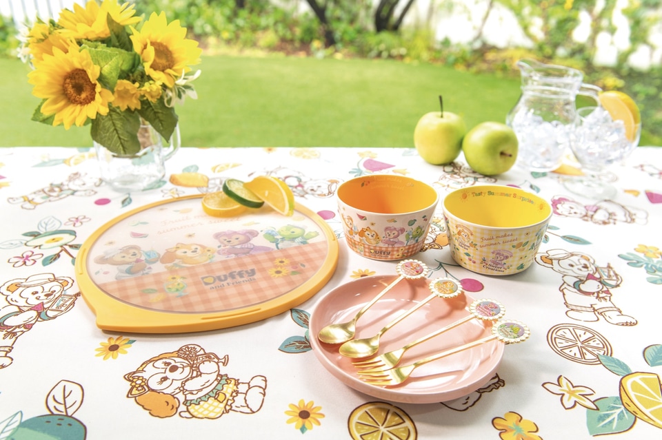ディズニー　テイスティサマー　ボウル カトラリー　2セットずつ　ダッフィー 東京ディズニーシー、ダッフィー＆フレンズが暑い夏を過ごすグッズや