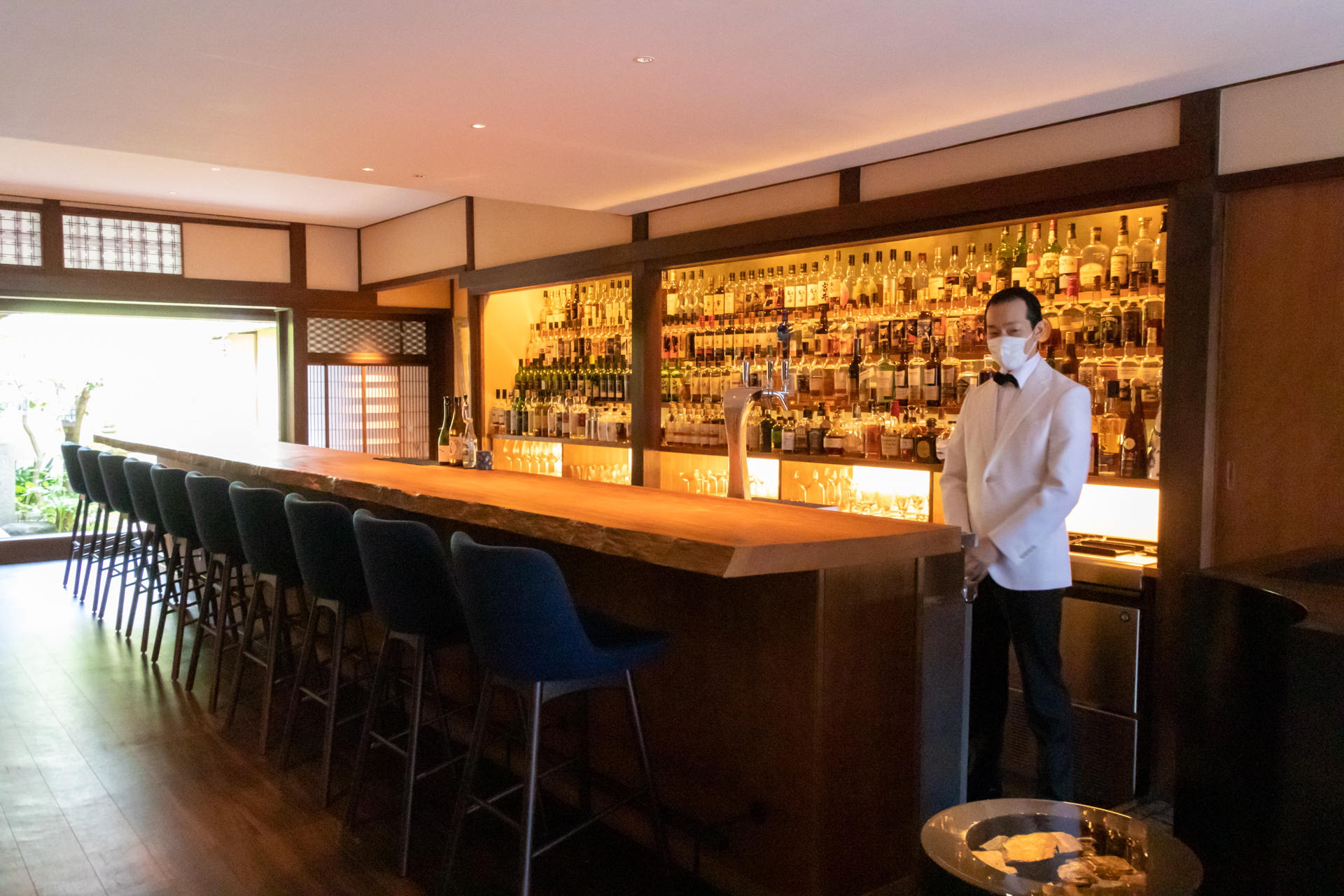 築120年の町屋をリノベーションした隠れ家的な「Bar Savant」