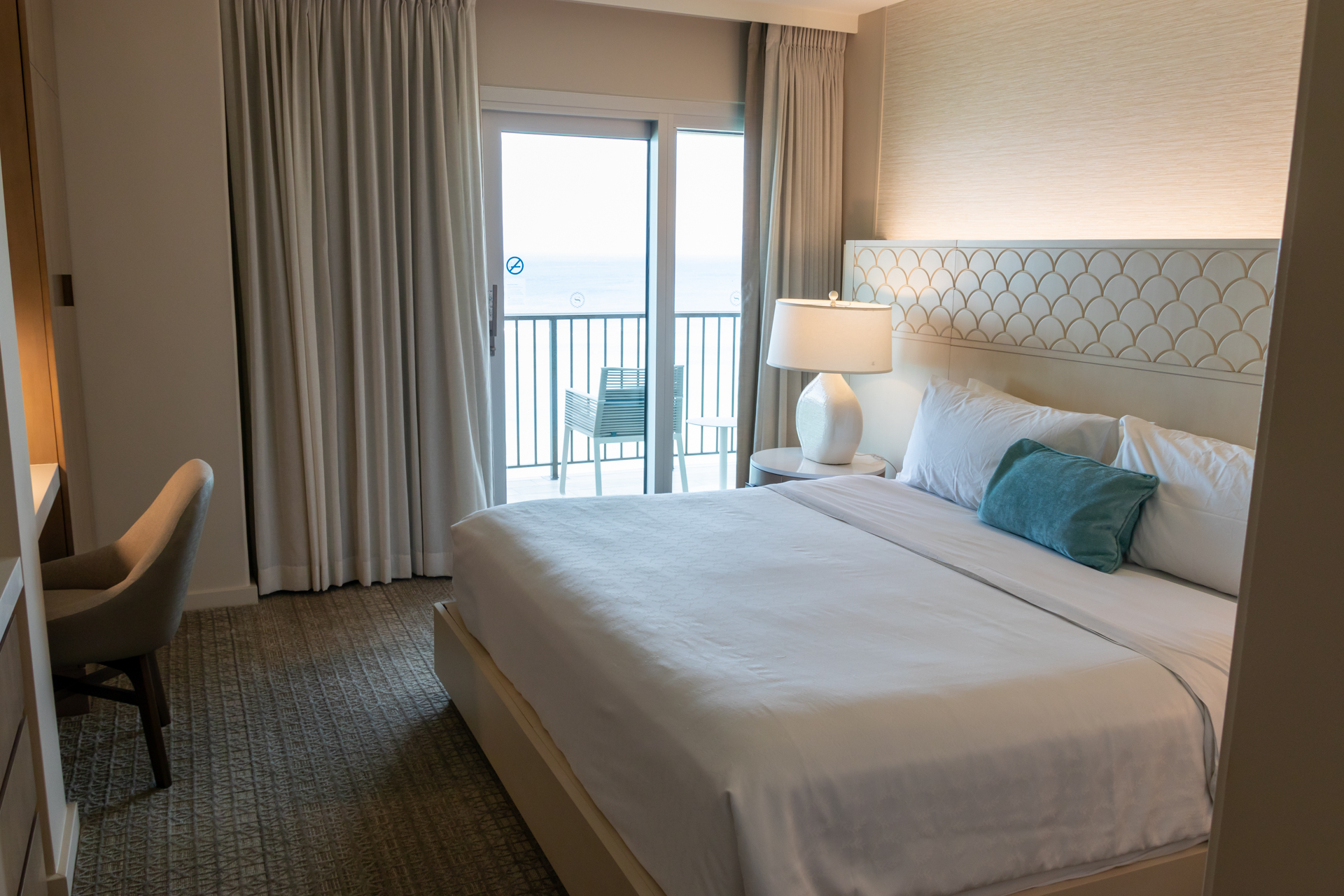 キングベッド1台の部屋