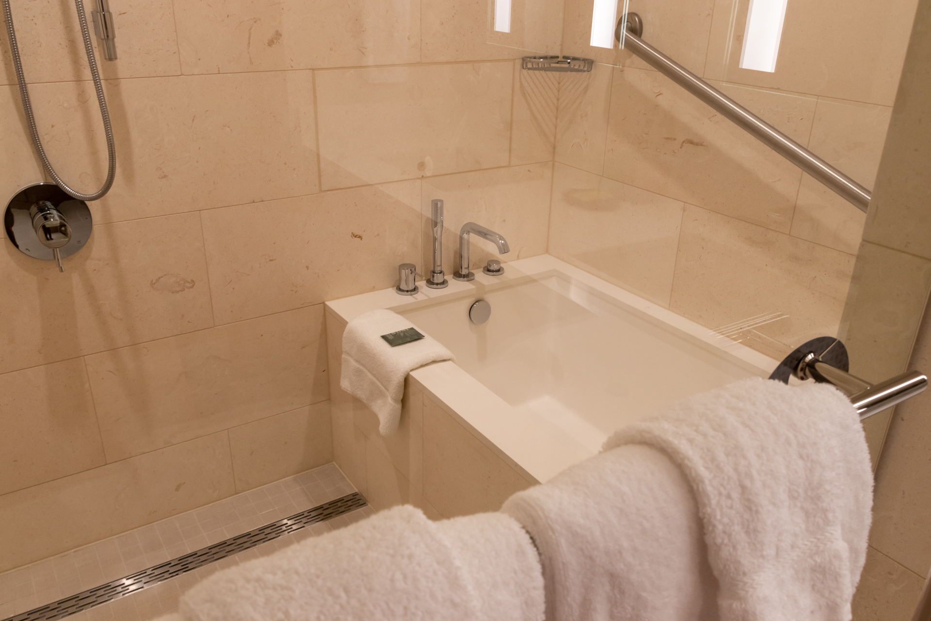 広めのバスルーム