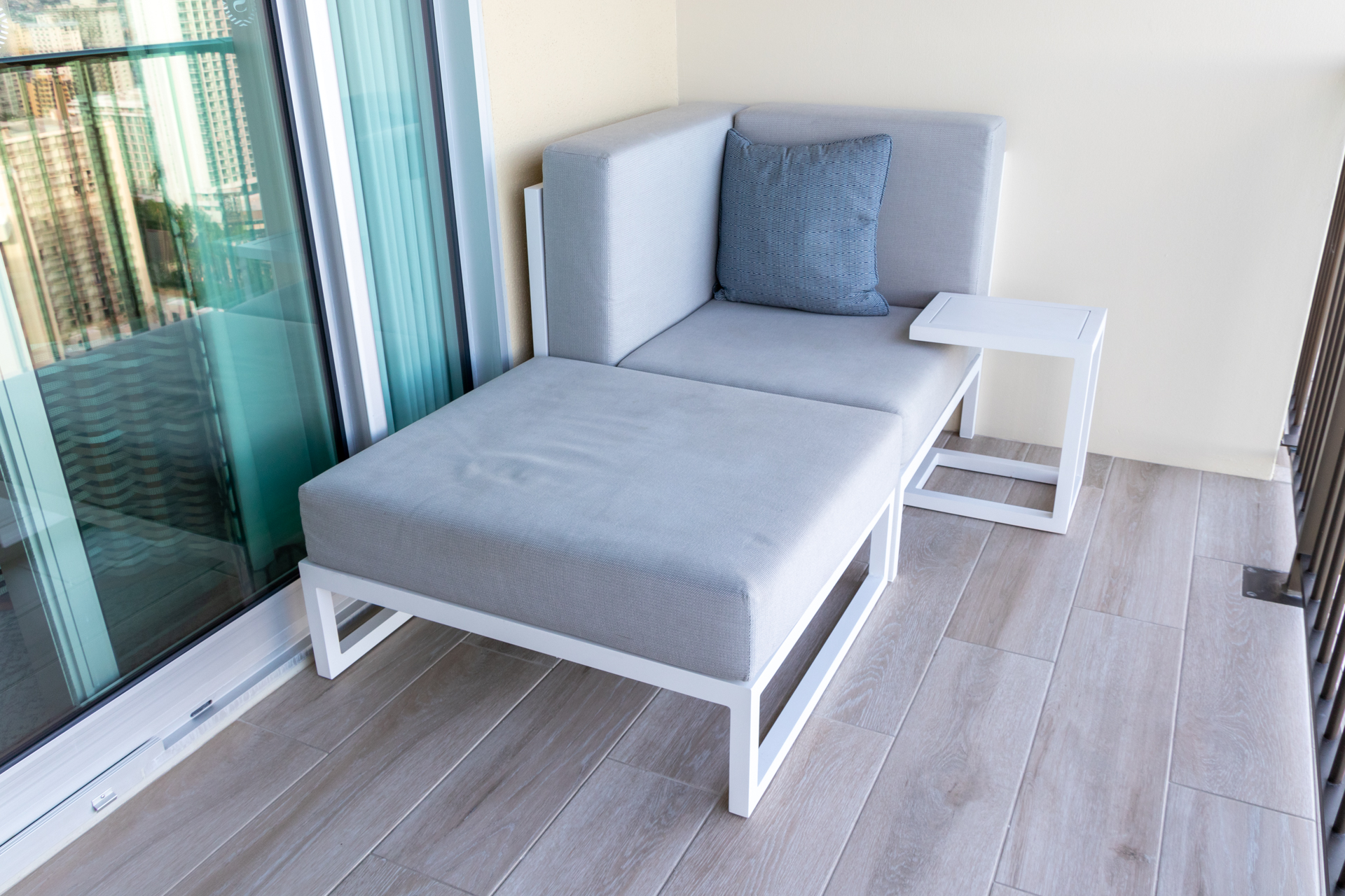 1日中寝そべっていたいカウチ