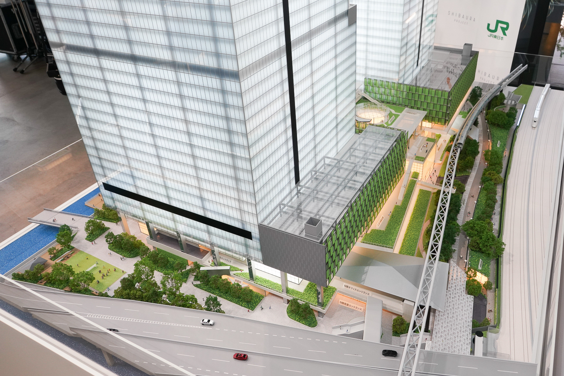 JR浜松町駅からは直結する通路が作られる