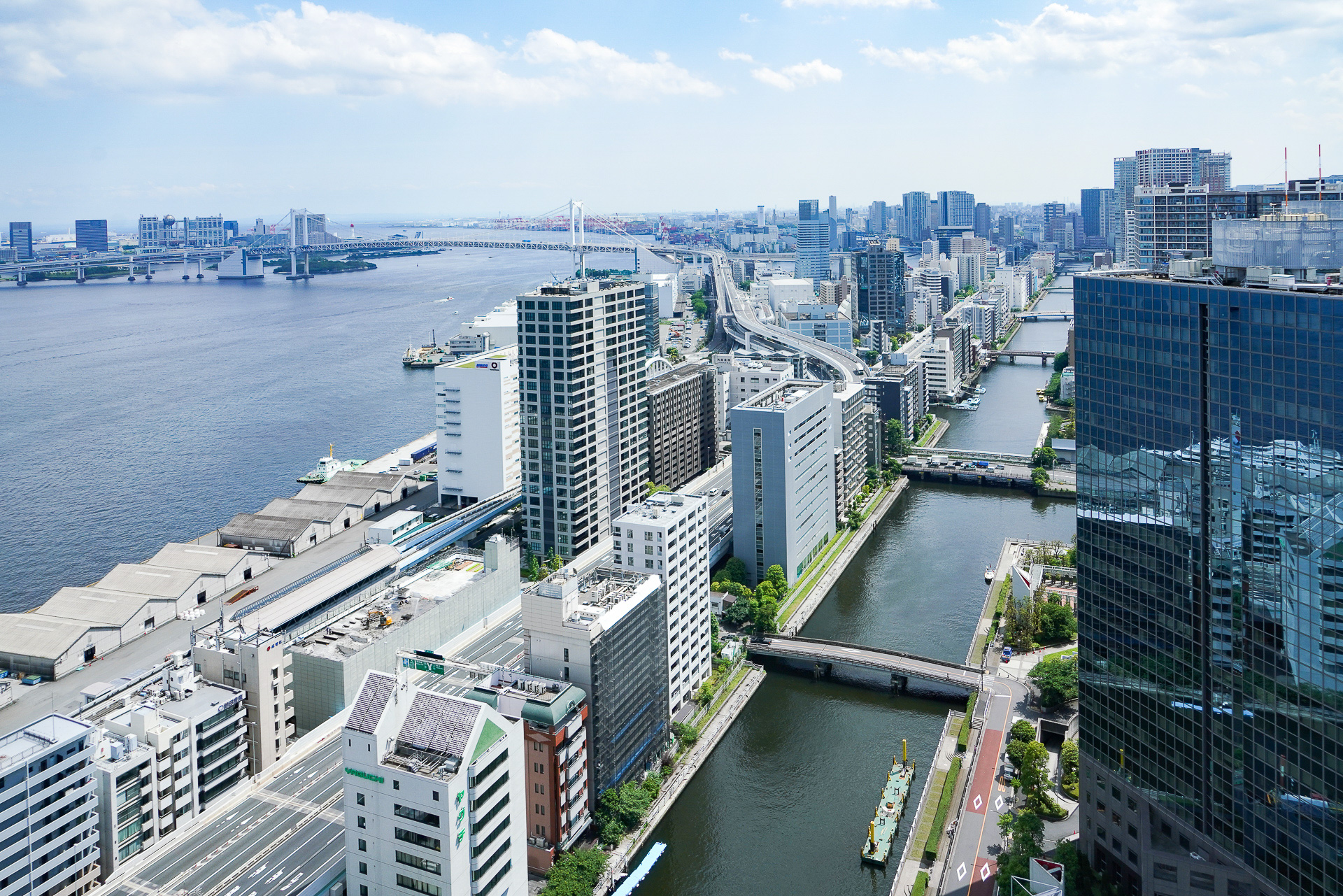 芝浦埠頭方向を見たところ