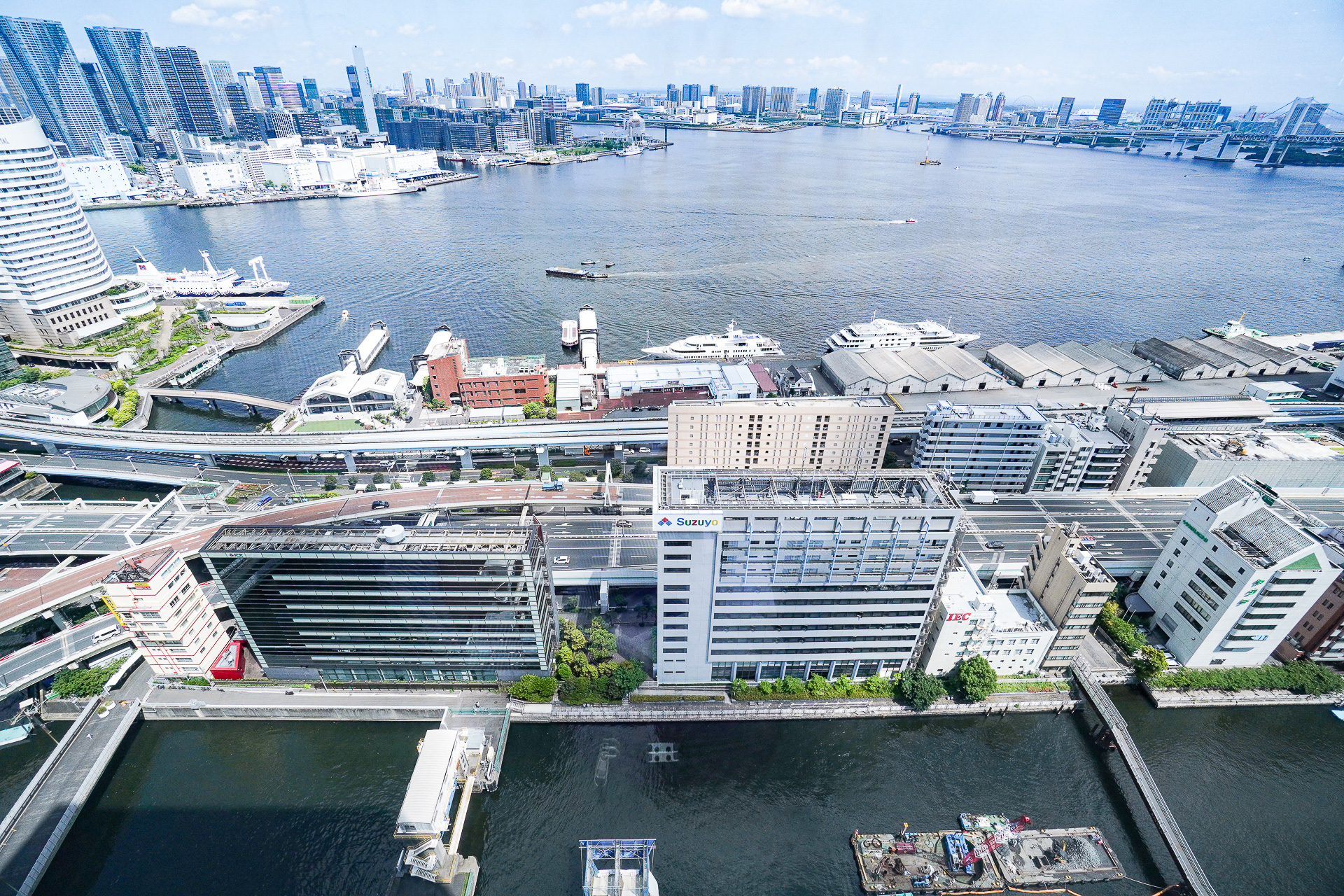 芝浦運河を見下ろす